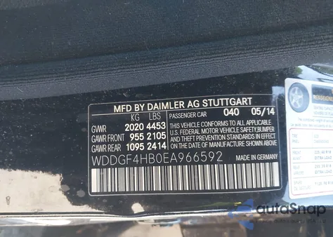 2014 Mercedes-Benz C 250 Sport z USA, uszkodzony, nr VIN WDDGF4HB0EA966592